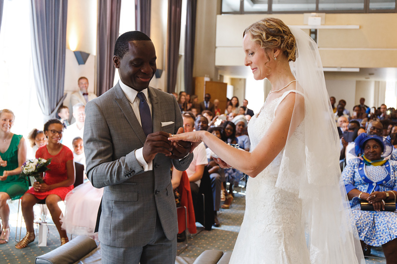 mariage-civil-La-Madeleine-Lille-échange-des-alliances--reportage-photo-mariage-Verlinghem-Wambrechies-Lille-Nord