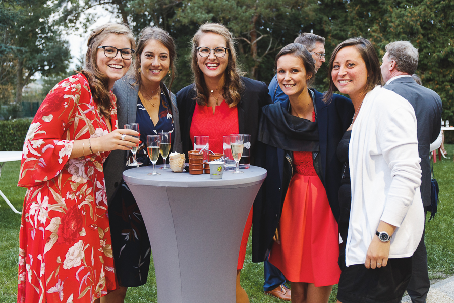 portrait de groupe vin d'honneur mariage Roncq et Comines photographe mariage Nord Pas de Calais Hauts de France Lille