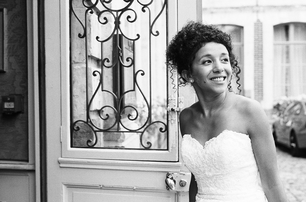 portrait mariée noir et blanc argentique Gosnay photographe mariage pro Lille