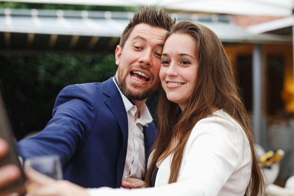 selfie des invités vin d'honneur mariage Nord