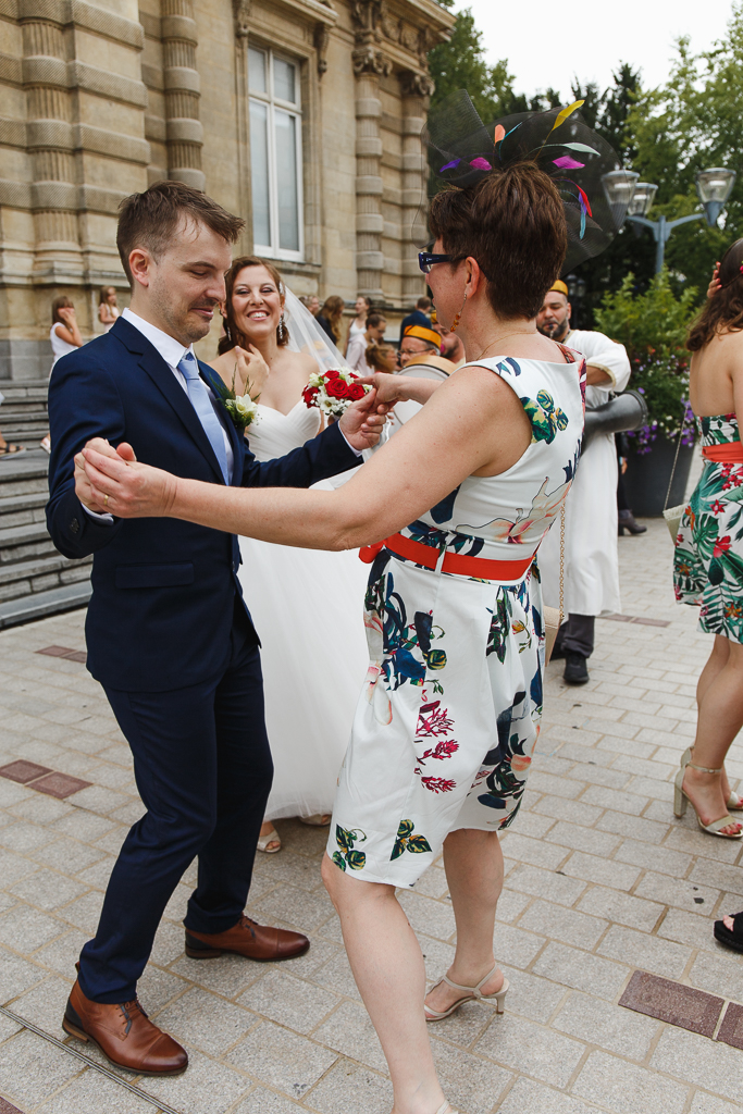 pas de danse devant mairie Hauts de France photographe mariage Lille Nord