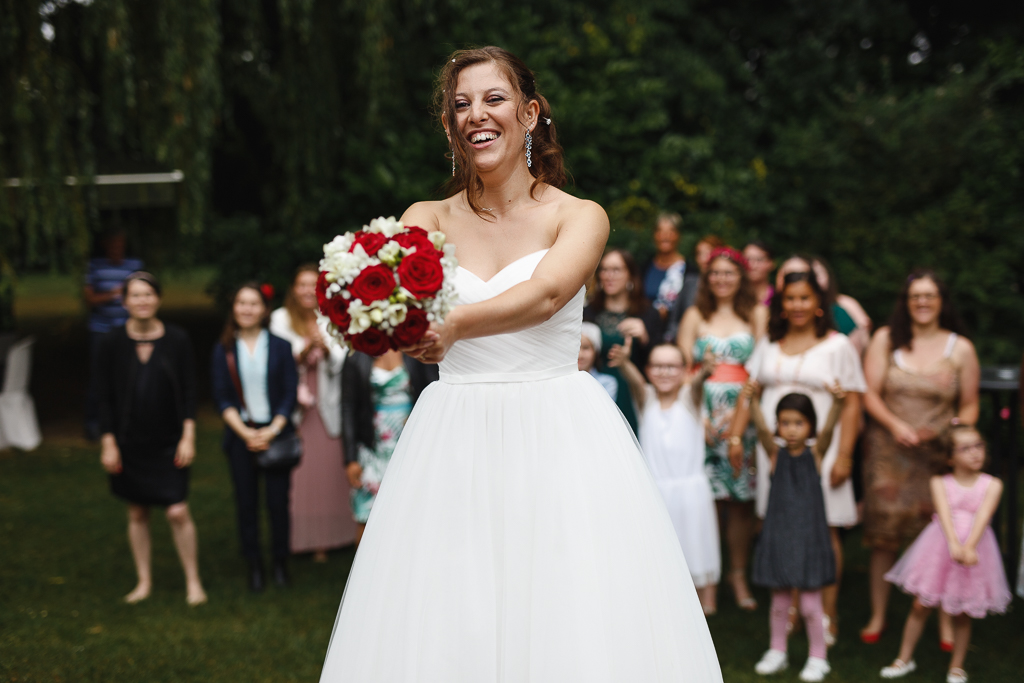 mariée avant lancer bouquet animation mariage vin d'honneur Nord