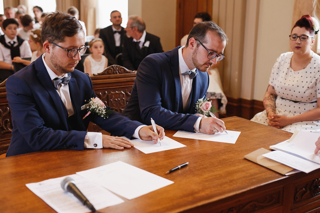 mairie Aulnoye-Aymeries signature des registres mariage Hauts de France