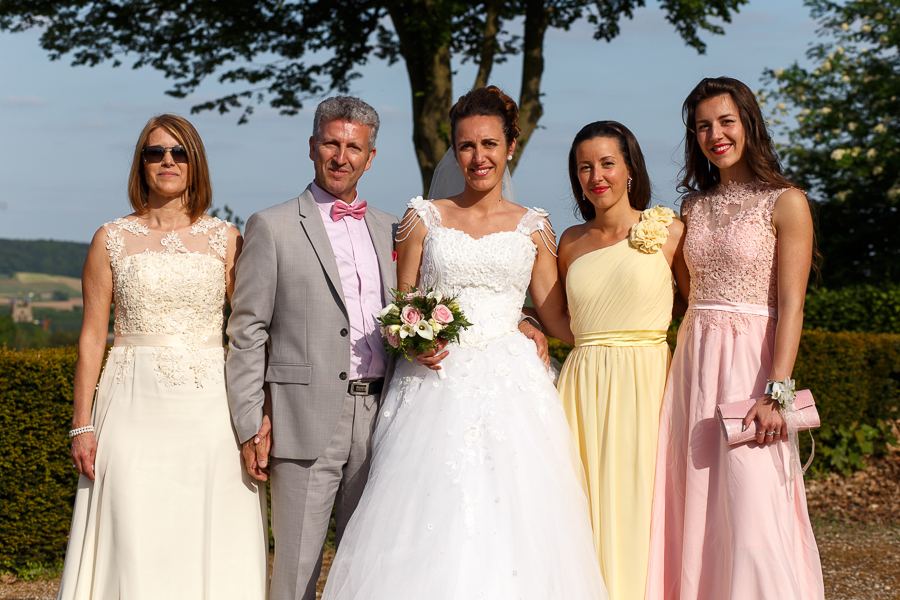 photo groupe avec mariée reportage mariage Nord France et Belgique Monts des Flandres