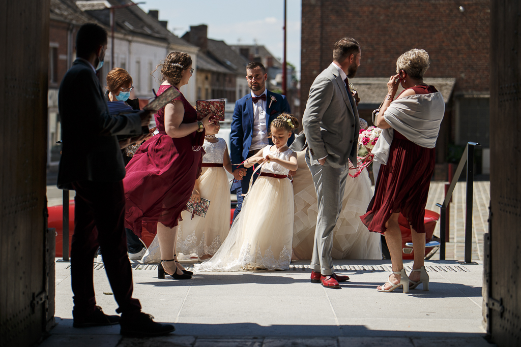 photographe mariage religieux Berlaimont entrée église mariage 