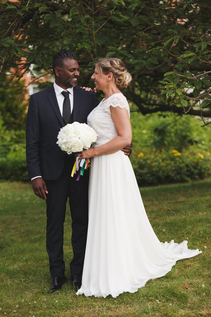 portrait de couple réception de mariage en petit comité à l'Orangerie à Seclin.