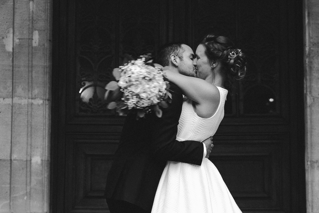 Photographie de mariage en noir et blanc; Reportage photo sur pellicule Kodak avec Fred LAURENT, photographe spécialisé argentique à Lille.