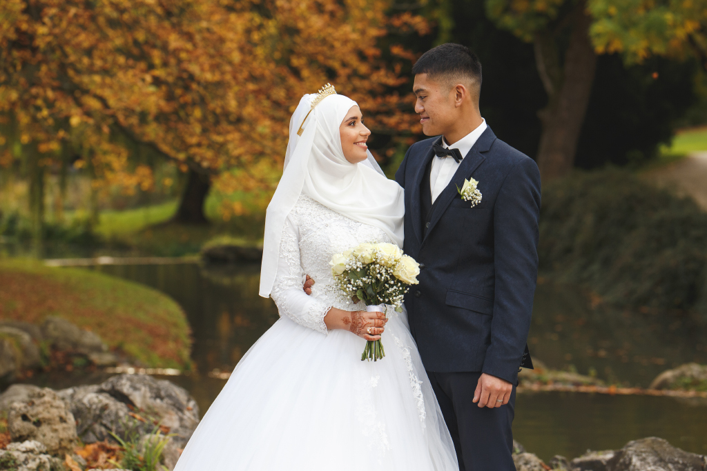 Photo des mariés au parc Barbieux - Mariage musulman.