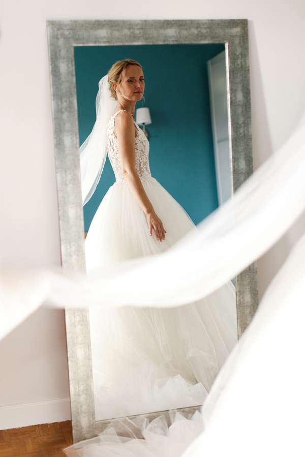 Préparatifs de la mariée à Tourcoing. reportage photo mariage intimiste. 