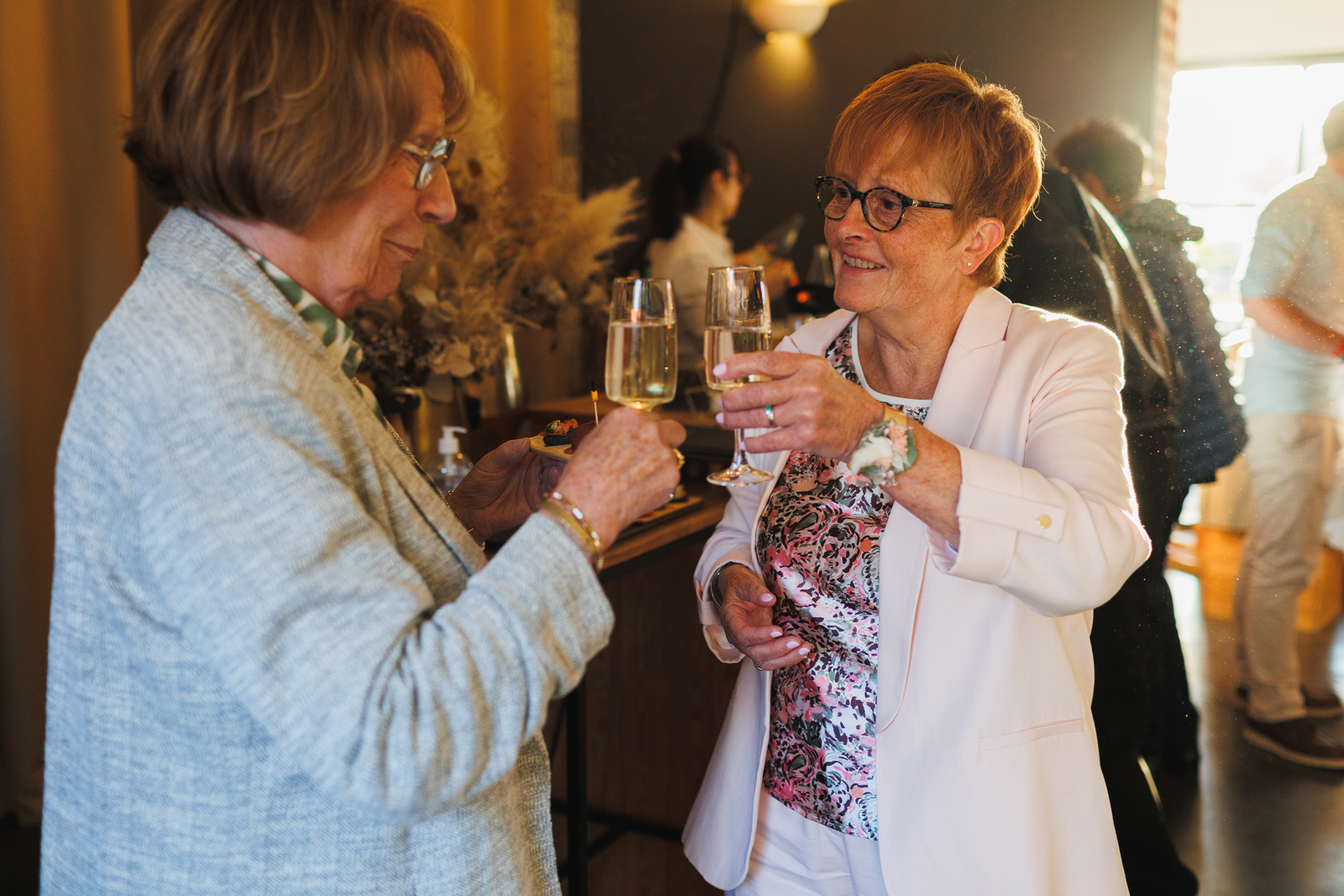 cocktail invités dans la ferme st chrysole